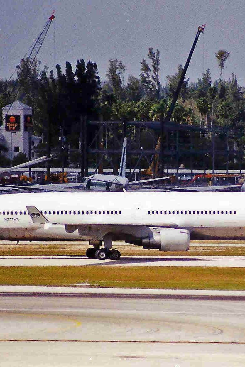 N277WA - Douglas