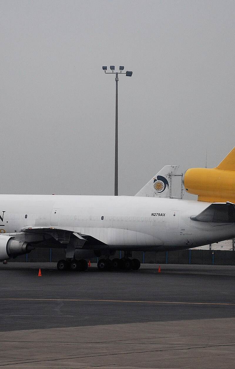 N279AX - Douglas