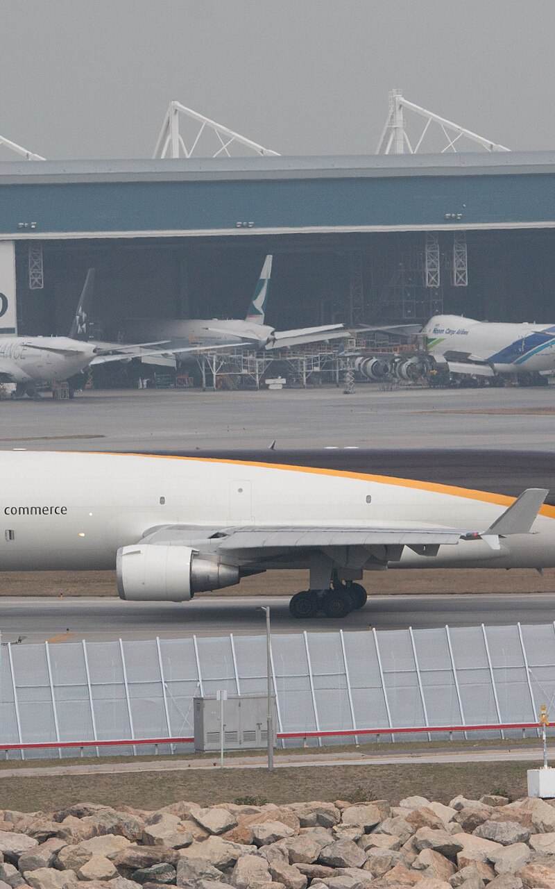 N279UP - Douglas