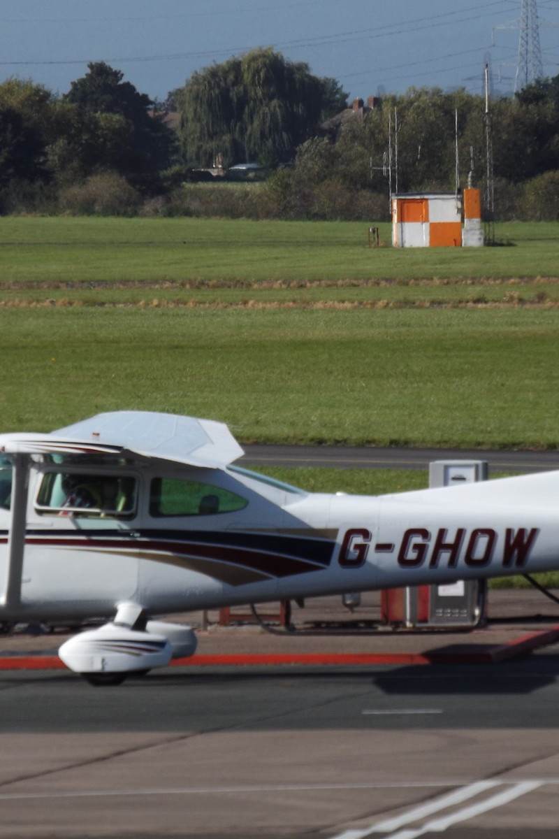 G-GHOW - Cessna