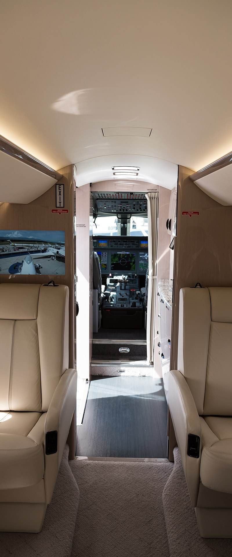 N280GL - Business jet