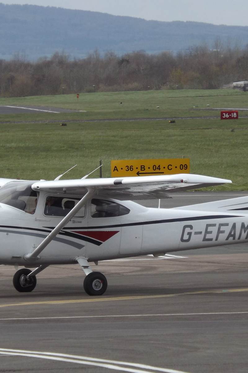 G-EFAM - Cessna