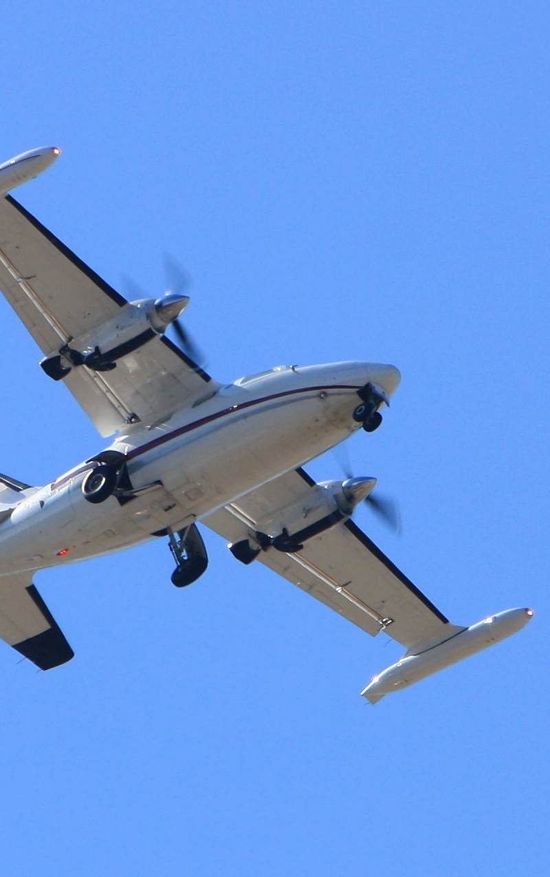 N281MA - Twin-engine aircraft