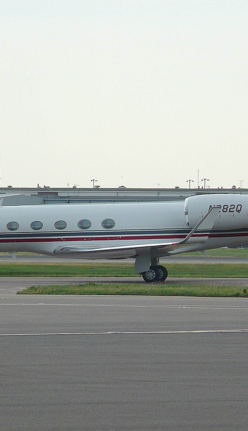 N282Q - Business jet
