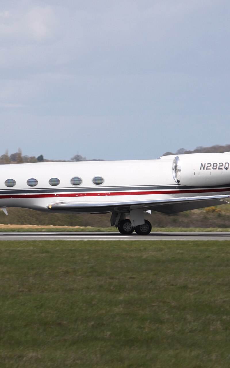N282Q - Business jet