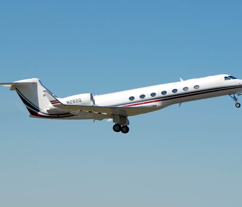 N282Q - Business jet