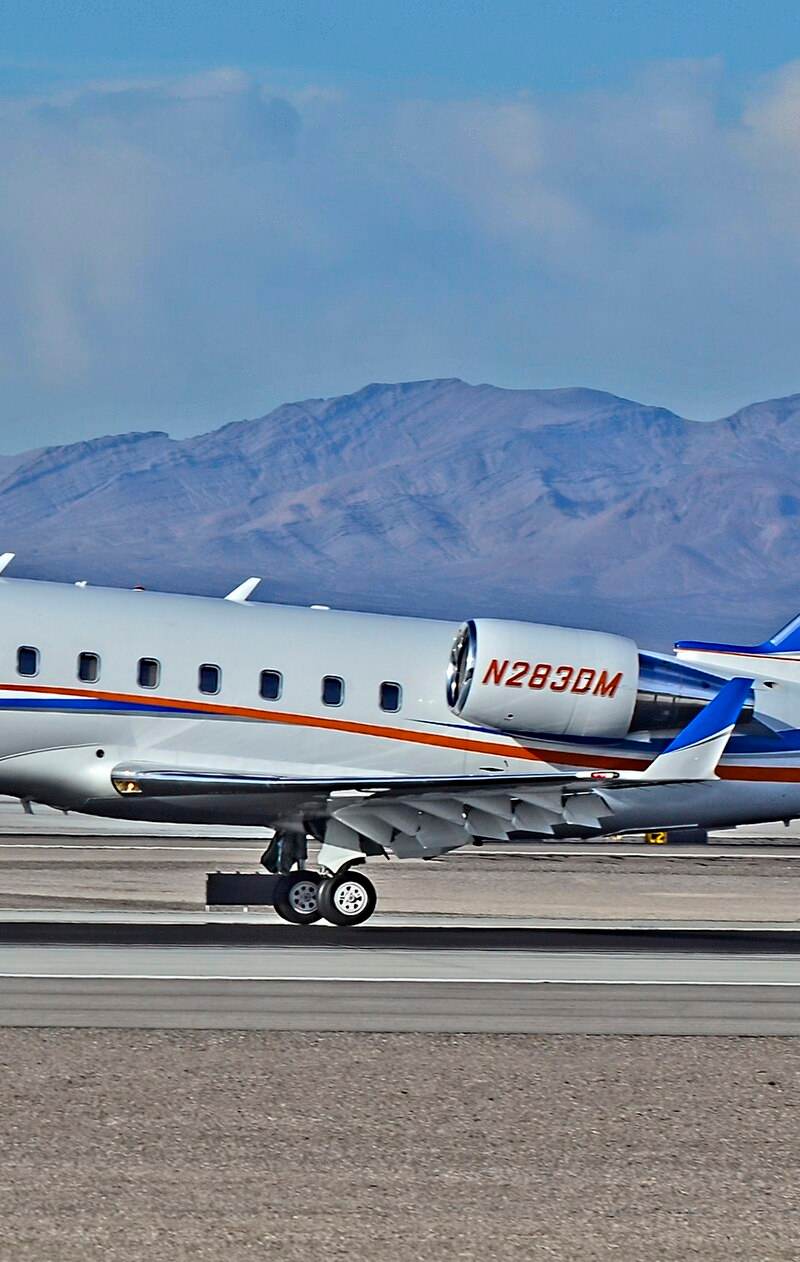 N283DM - Bombardier