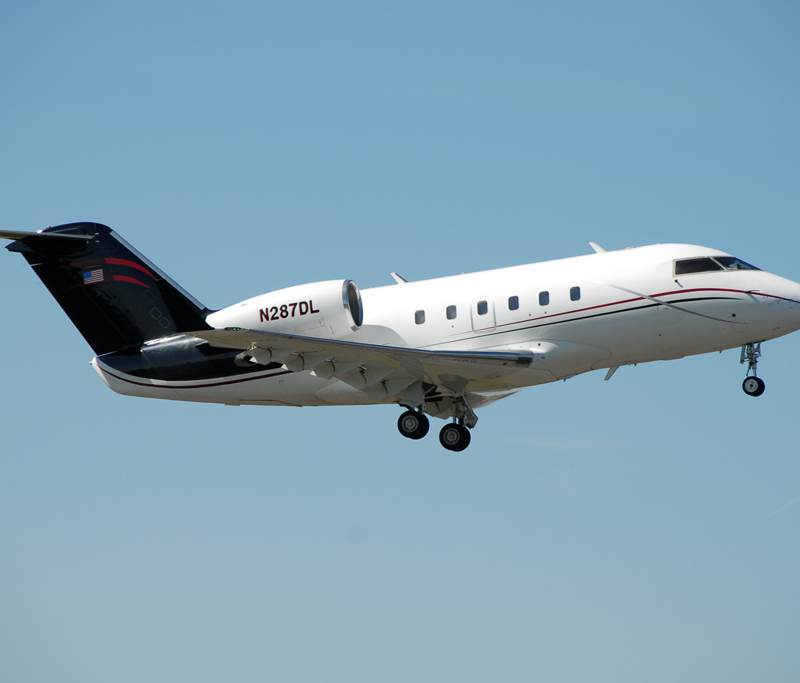 N287DL - Business jet