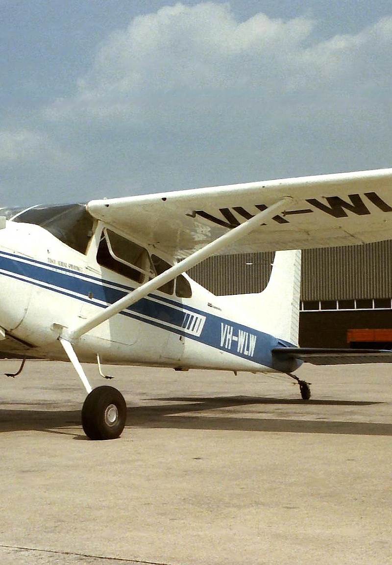 VH-WLW - Cessna