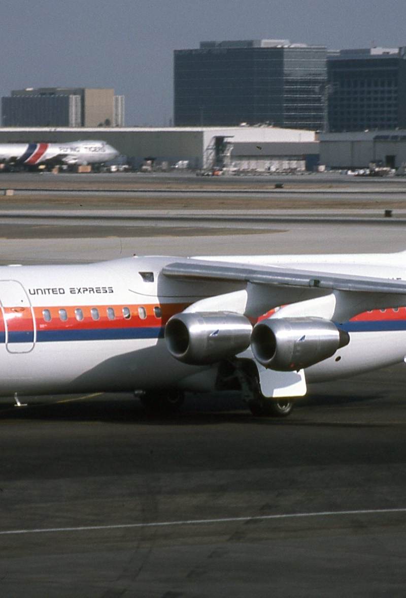 N290UE - Aircraft