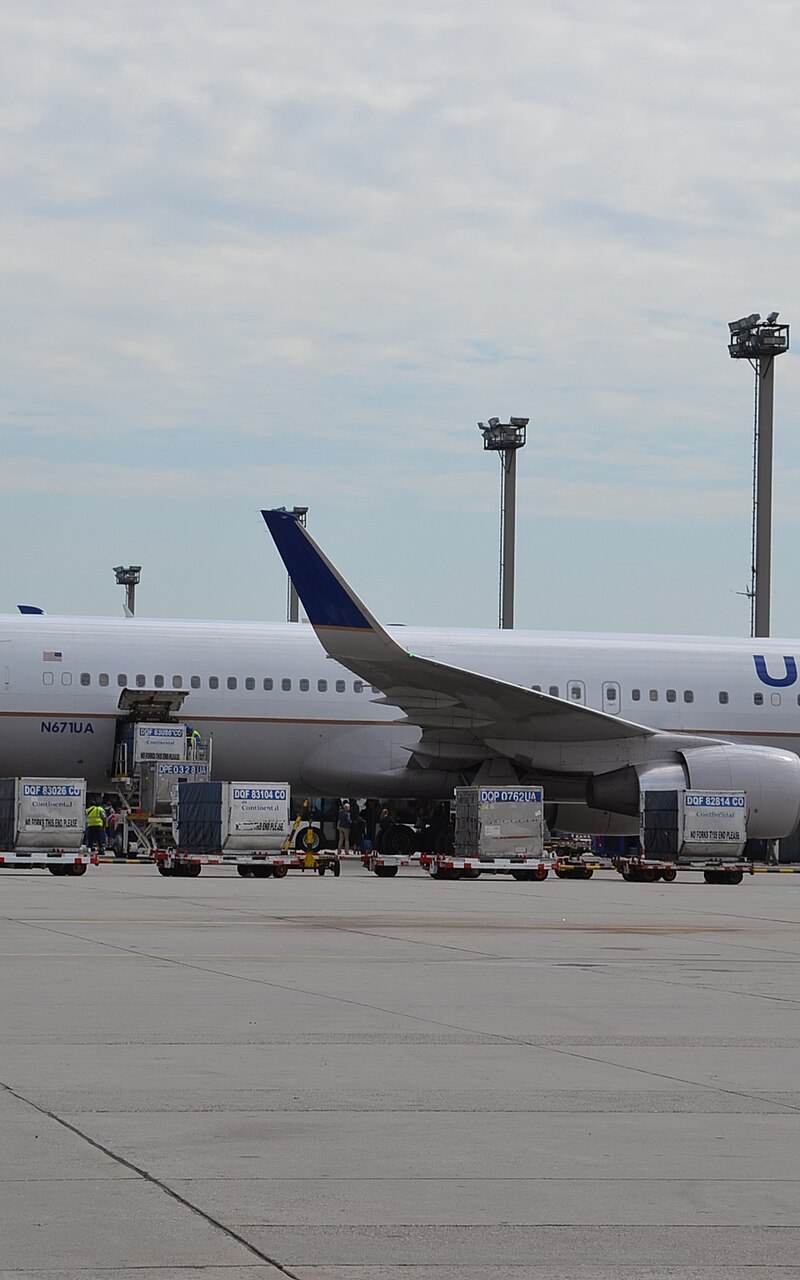 N671UA - Boeing