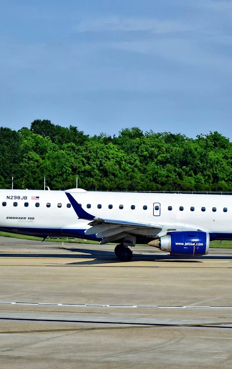 N298JB - Embraer