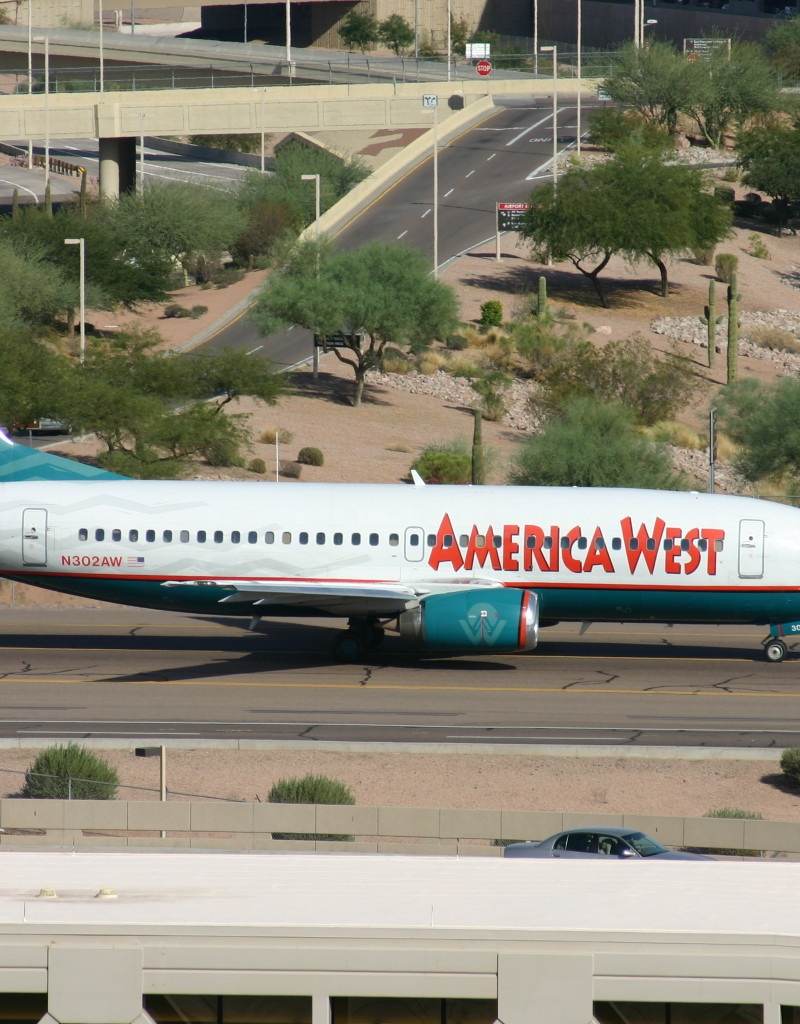 N302AW - Twin-engine aircraft