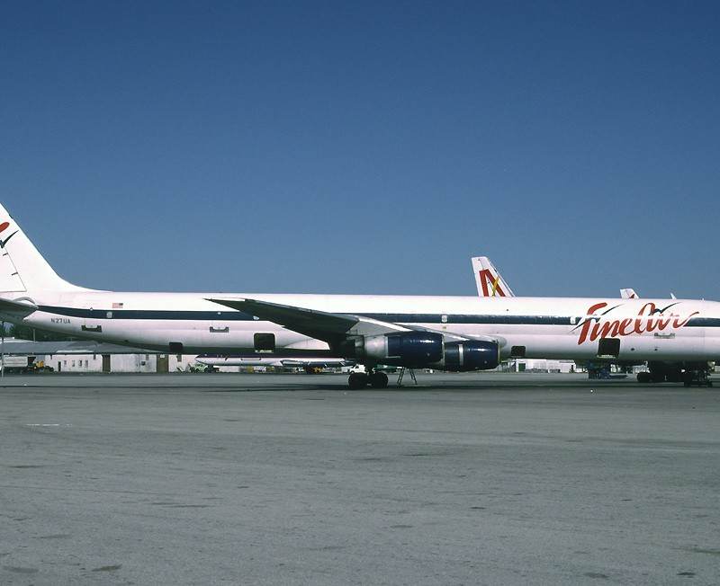 N27UA - Douglas