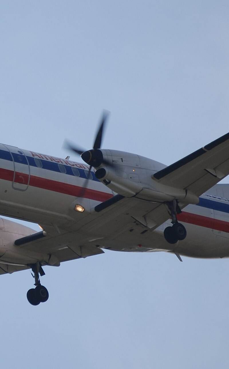 N304AE - Twin-engine aircraft