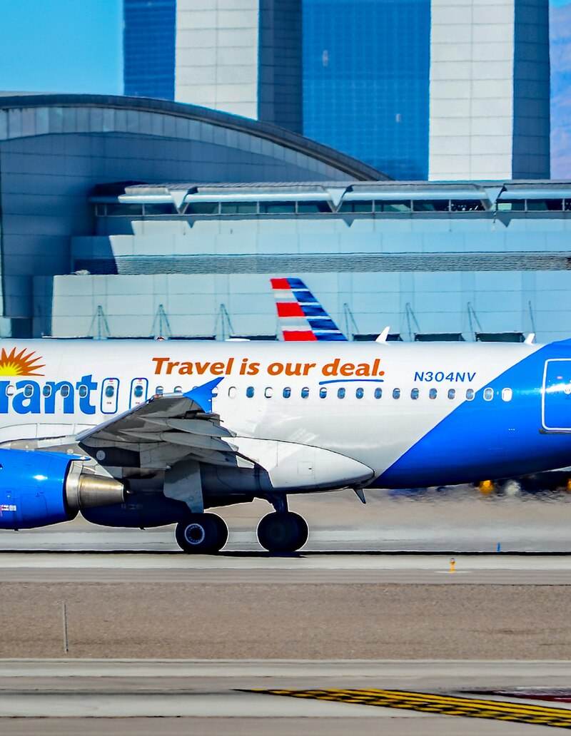 N304NV - Twin-engine aircraft