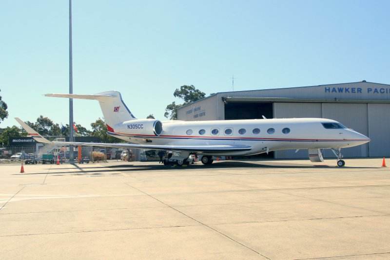 N305CC - Business jet