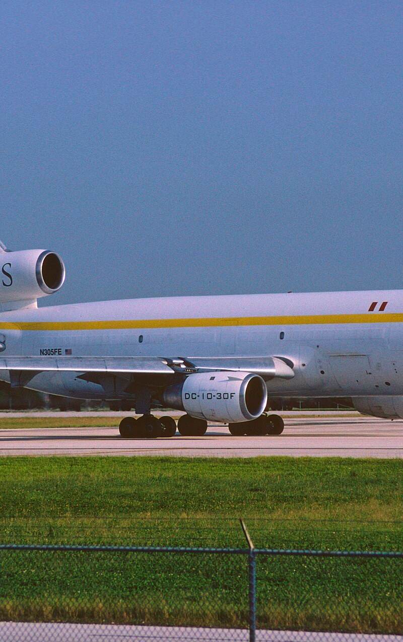 N305FE - Douglas