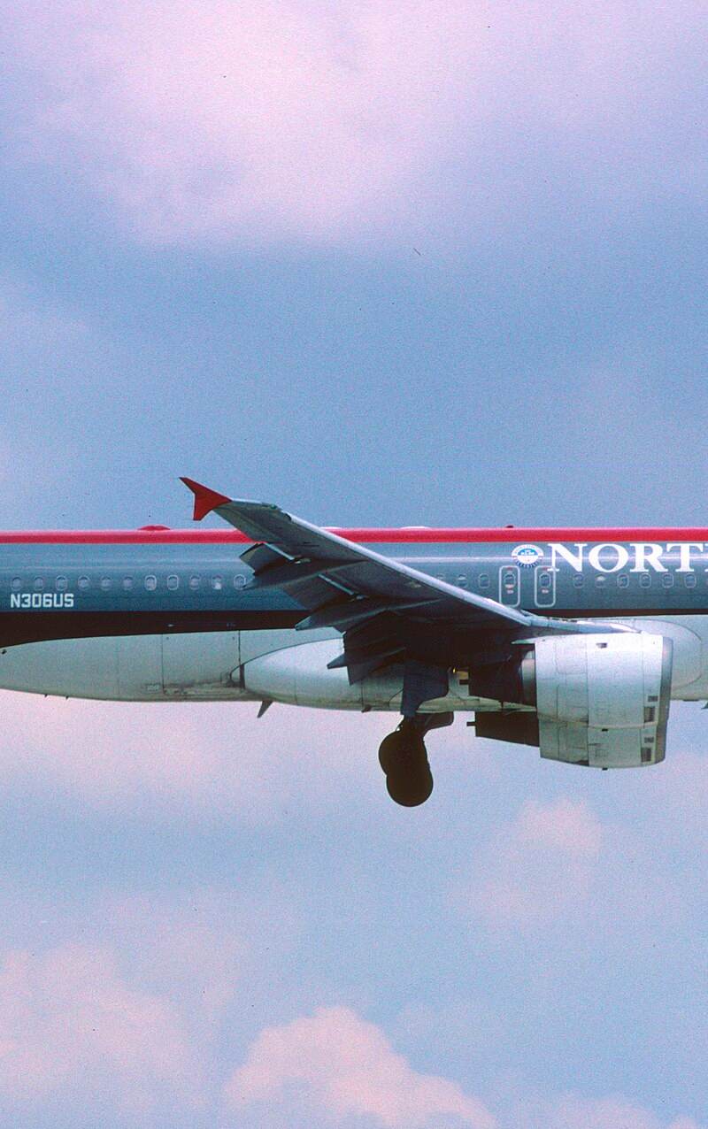 N306US - Twin-engine aircraft