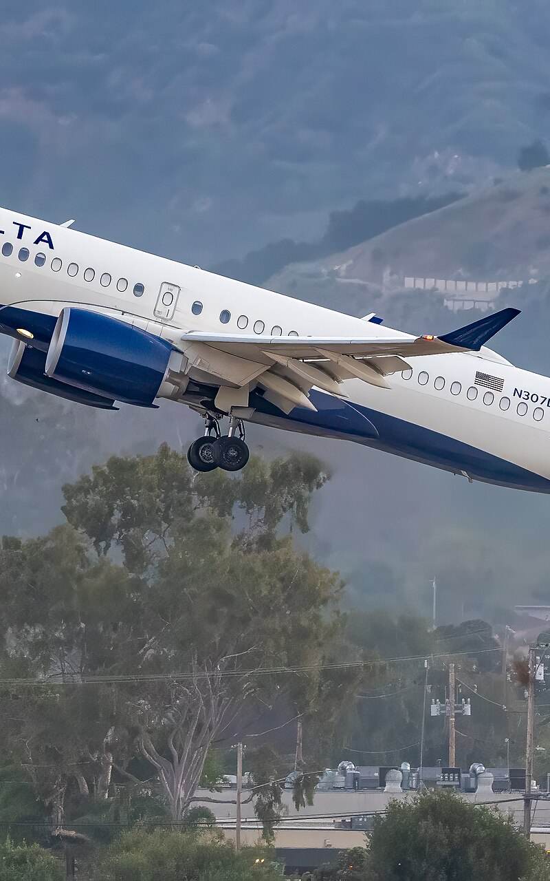 N307DU - Airbus