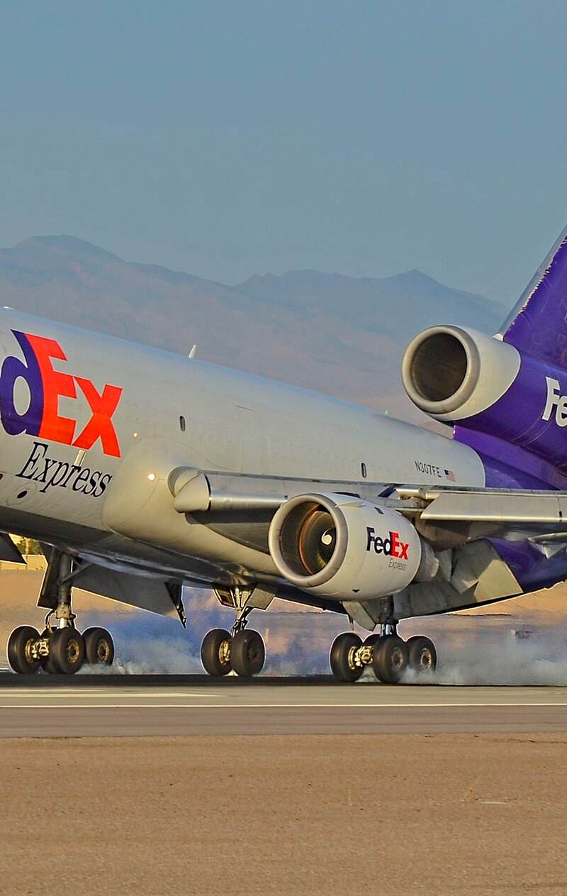 N307FE - Douglas