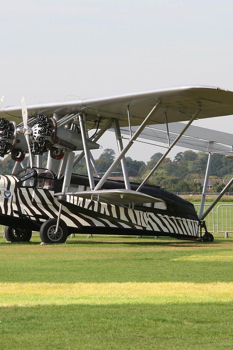 N28V - Twin-engine aircraft