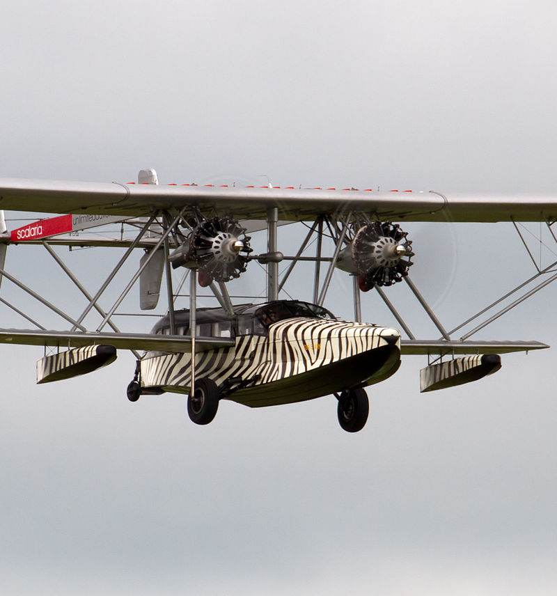  - Twin-engine aircraft