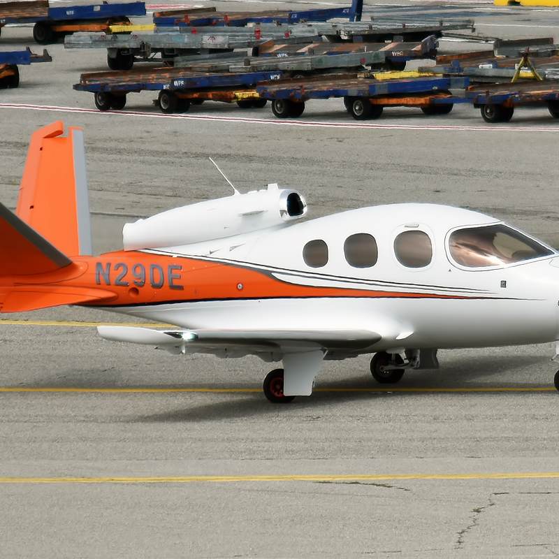 N29DE - Cirrus