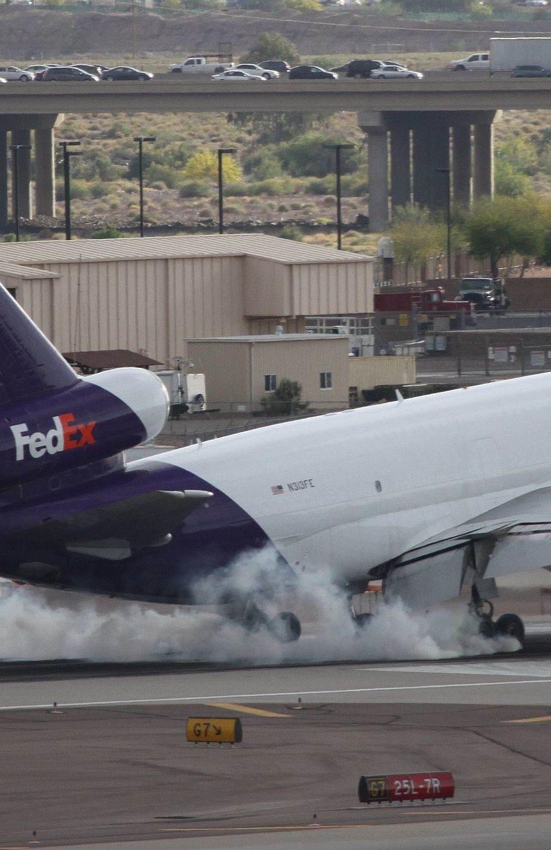 N313FE - Douglas