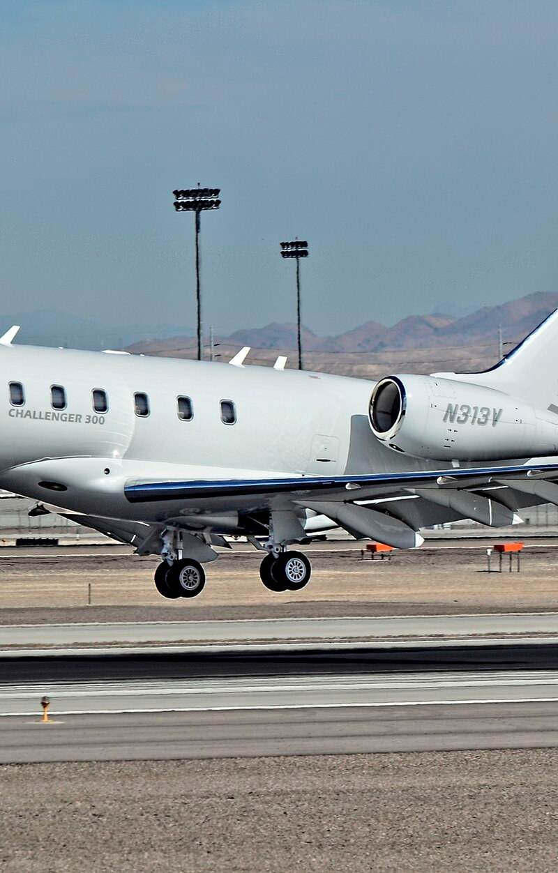 N313V - Bombardier