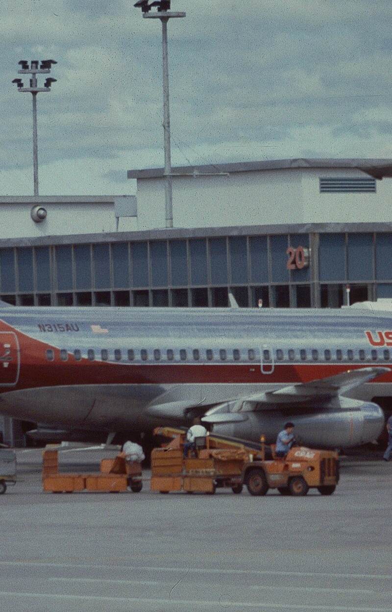 N315AU - Twin-engine aircraft