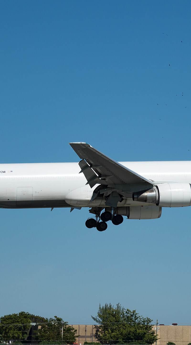 N316CM - Twin-engine aircraft