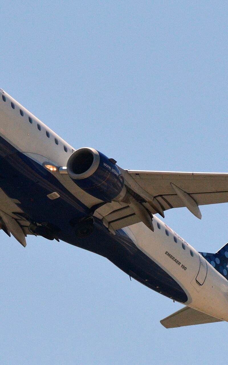 N316JB - Embraer