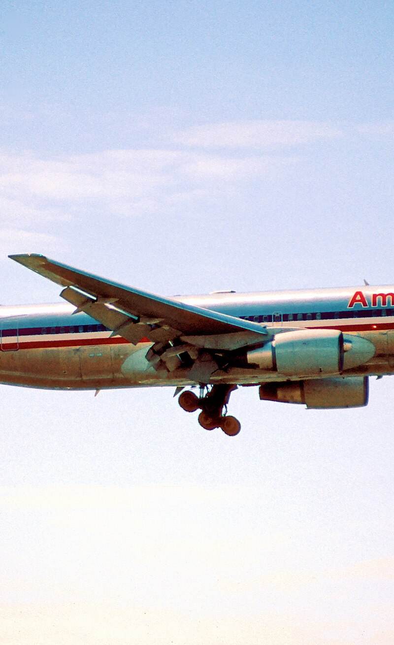 N317AA - Twin-engine aircraft