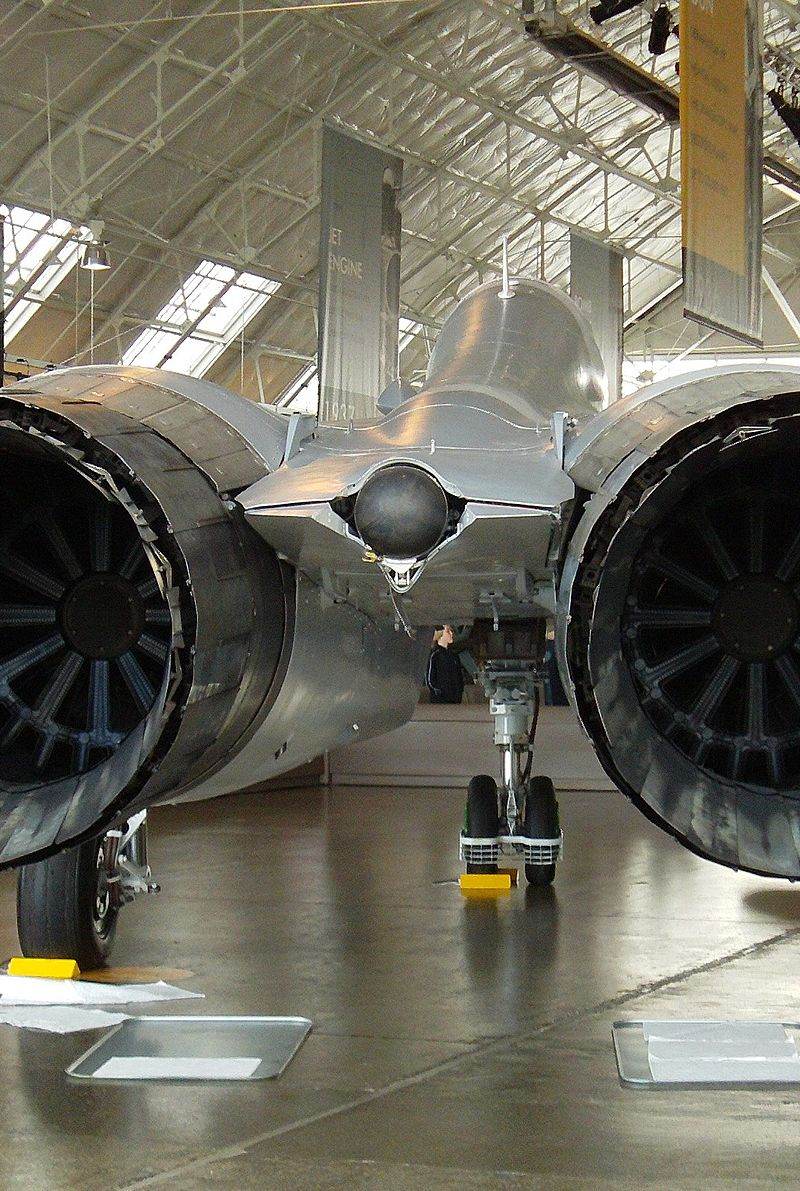  - Twin-engine aircraft