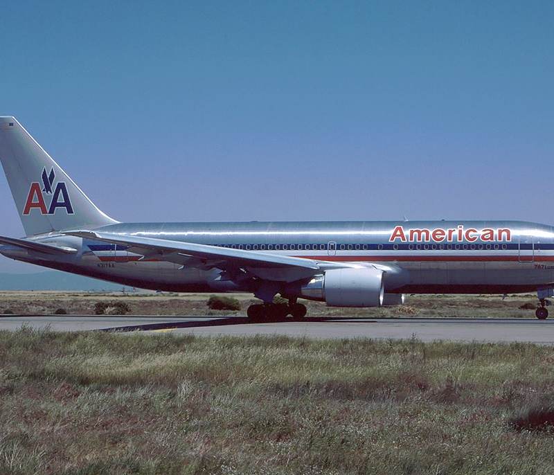 N317AA - Twin-engine aircraft
