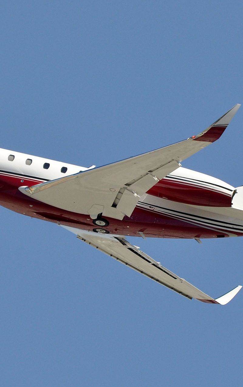 N2AZ - Business jet