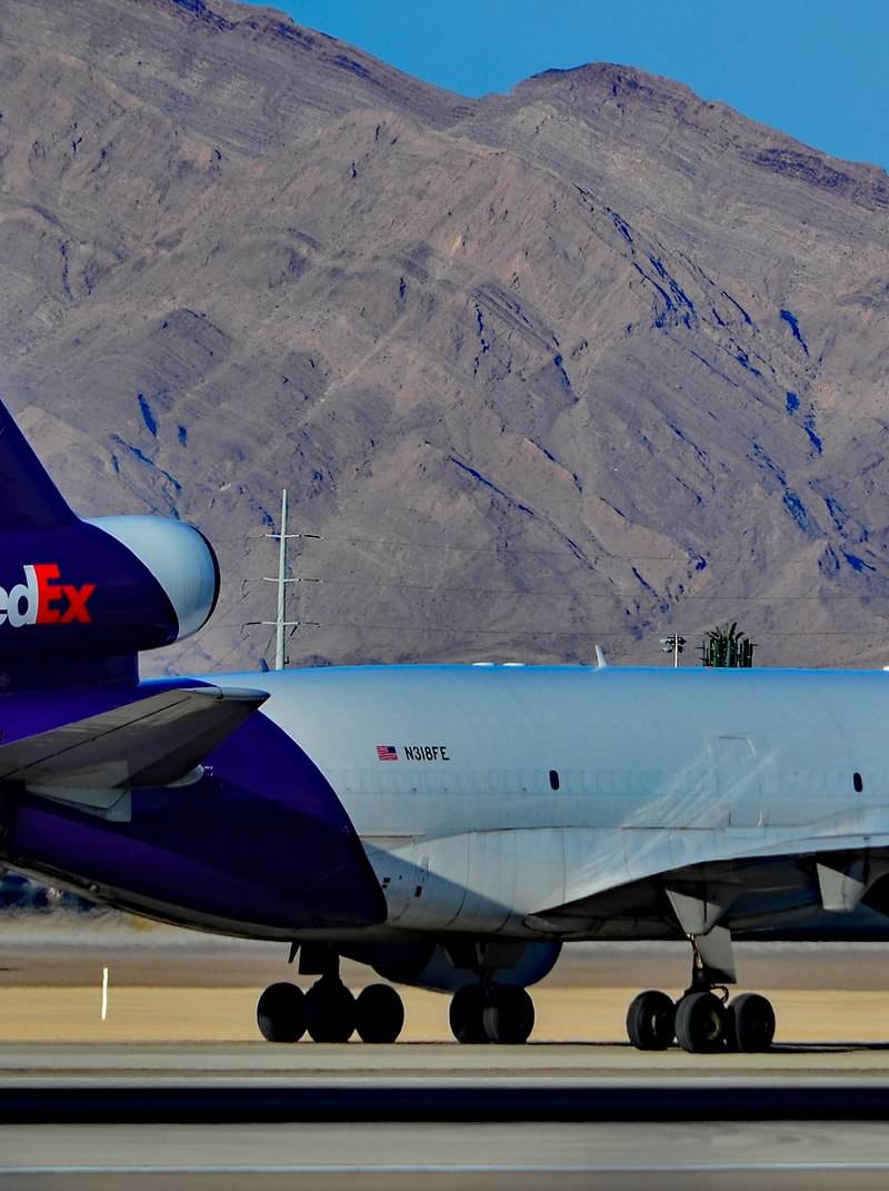 N318FE - Douglas