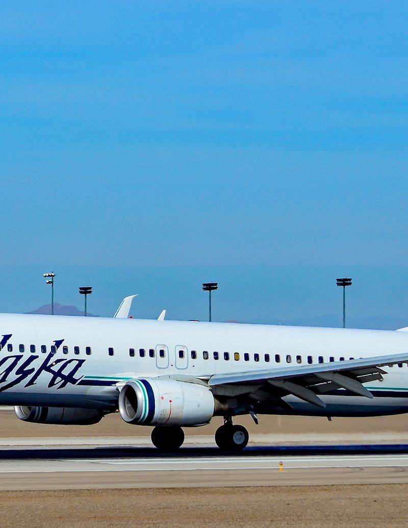 N319AS - Twin-engine aircraft