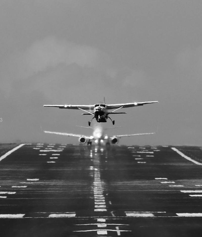 TI-BBC - Twin-engine aircraft