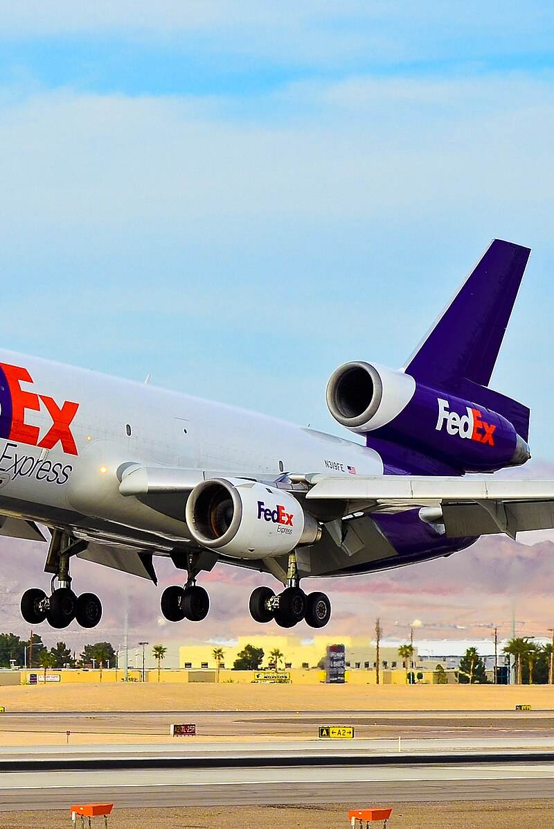 N319FE - Douglas
