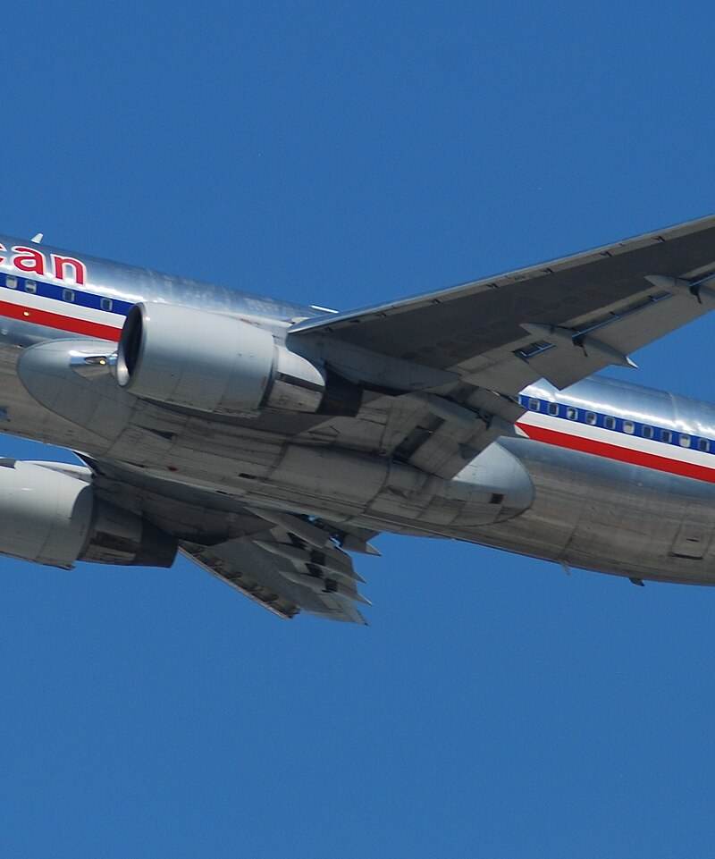 N320AA - Twin-engine aircraft