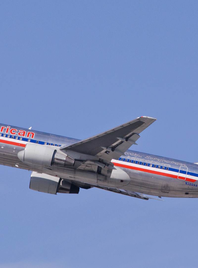 N320AA - Douglas
