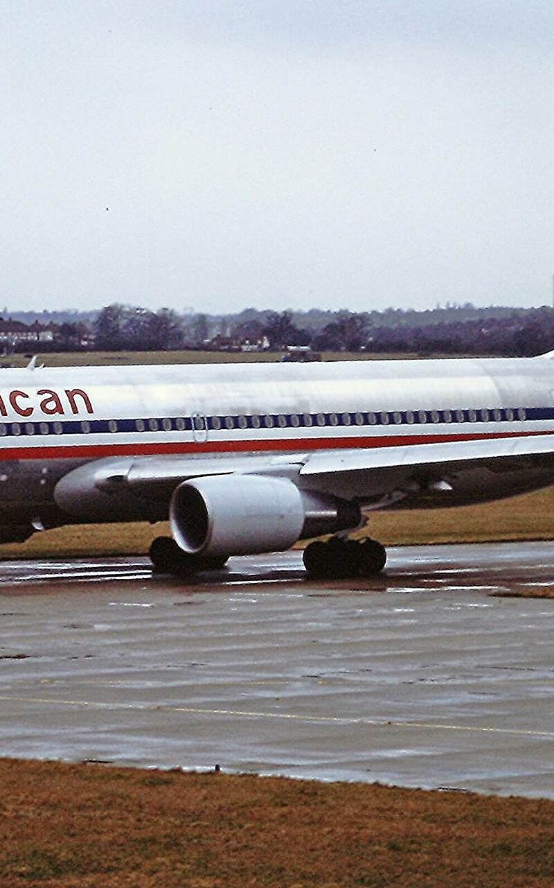 N320AA - Boeing