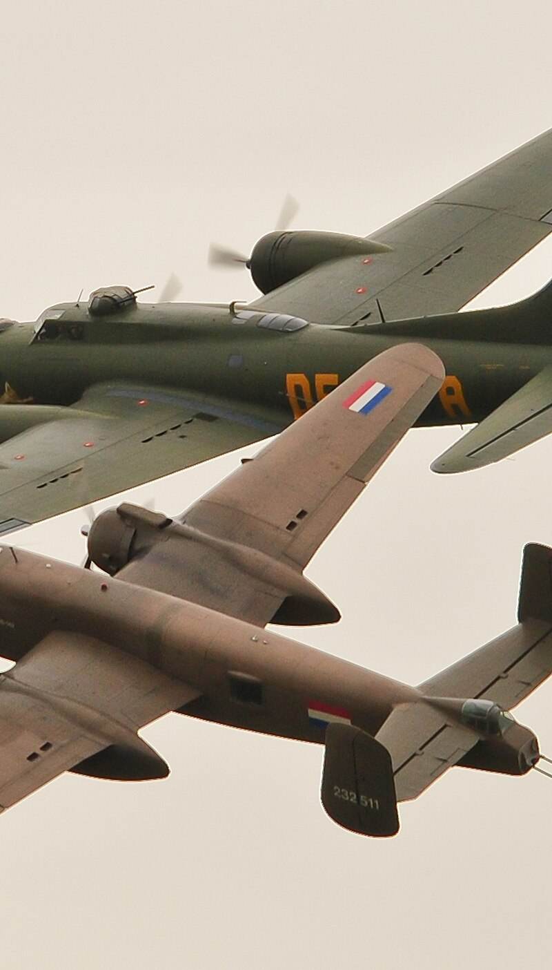  - Twin-engine aircraft