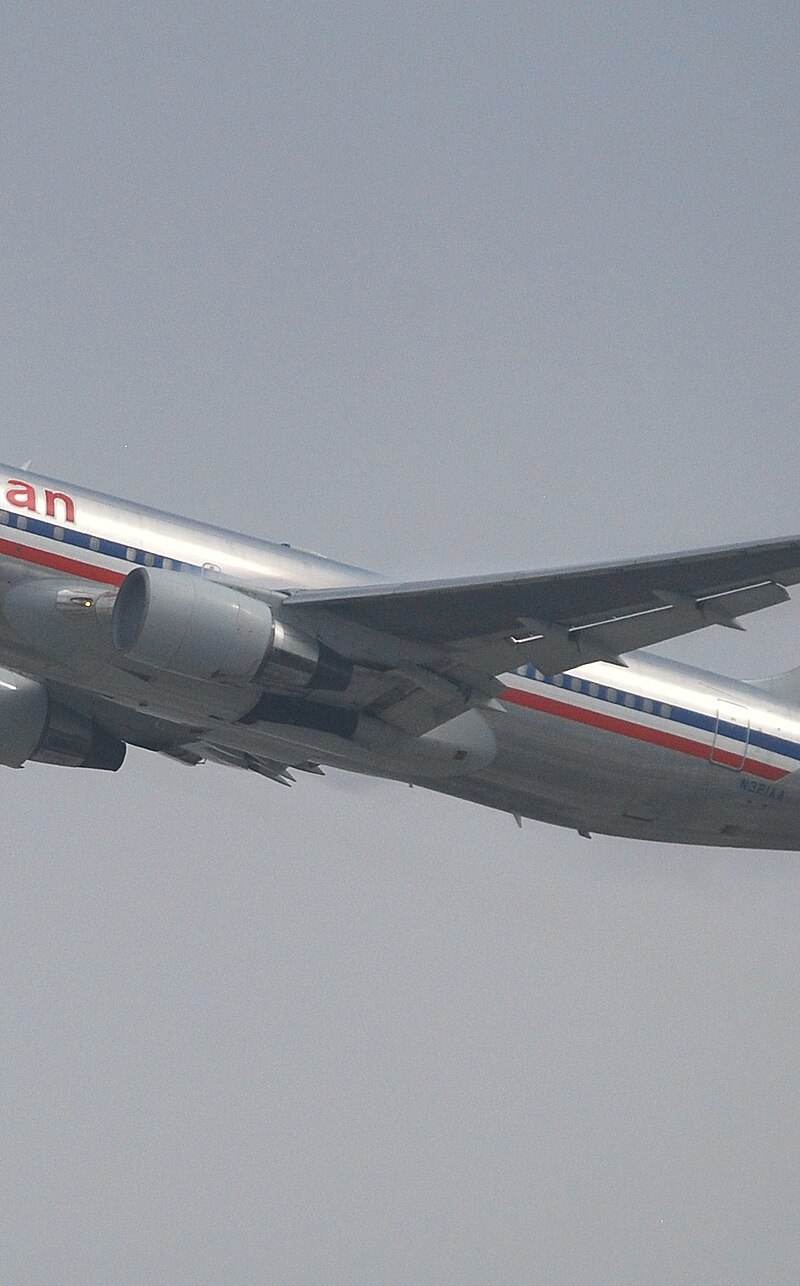 N321AA - Boeing