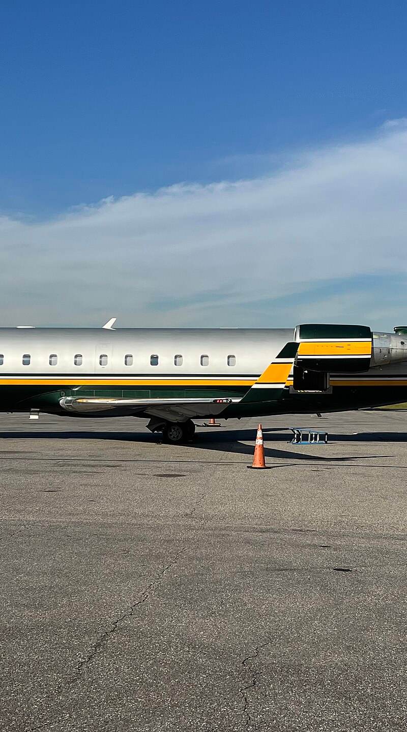 N321EA - Business jet