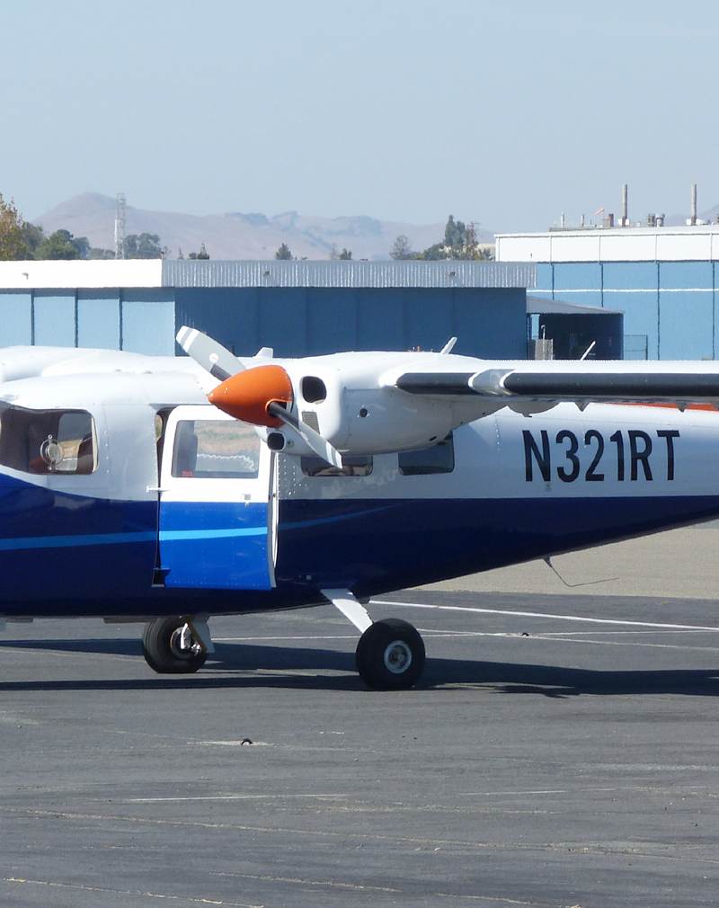 N321RT - Twin-engine aircraft