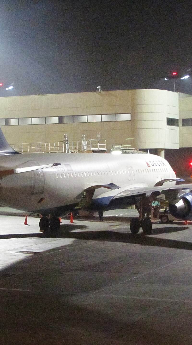 N321US - Airbus