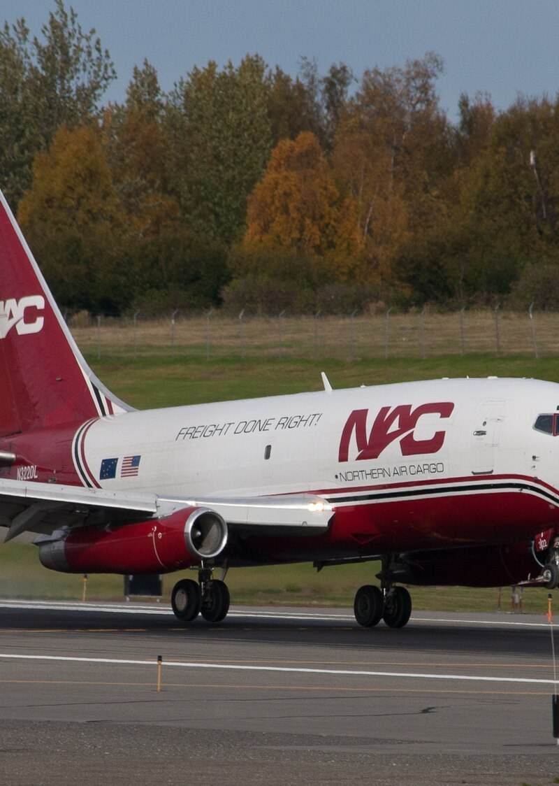 N322DL - Twin-engine aircraft